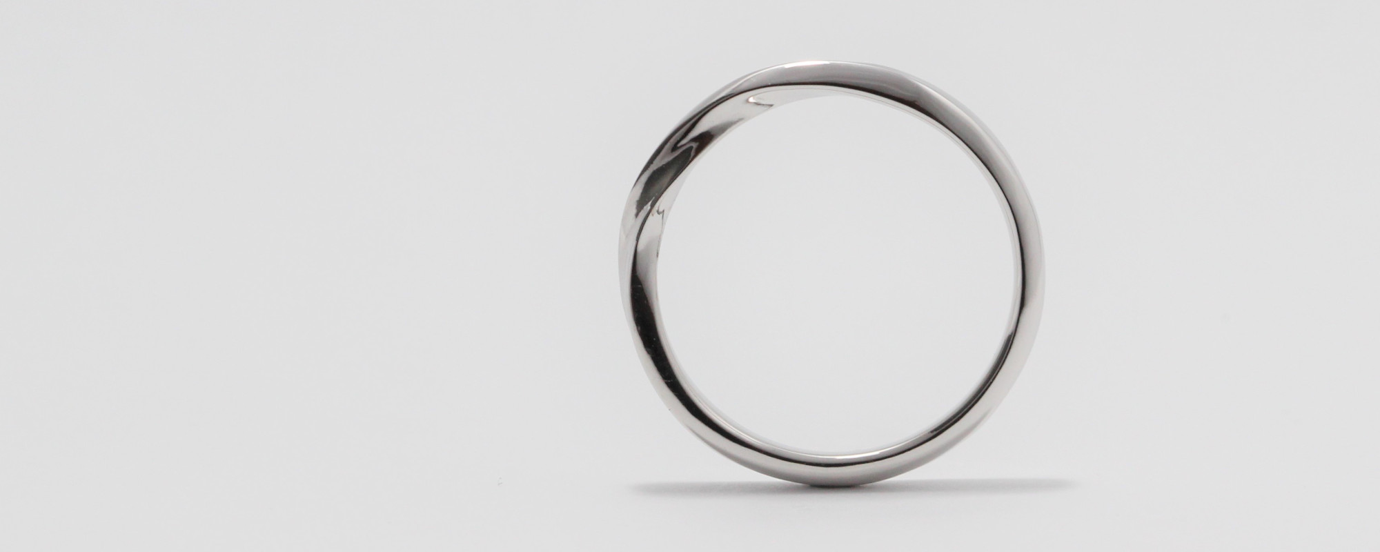 結婚指輪HINERI/HIDARI(ヒネリヒダリ)