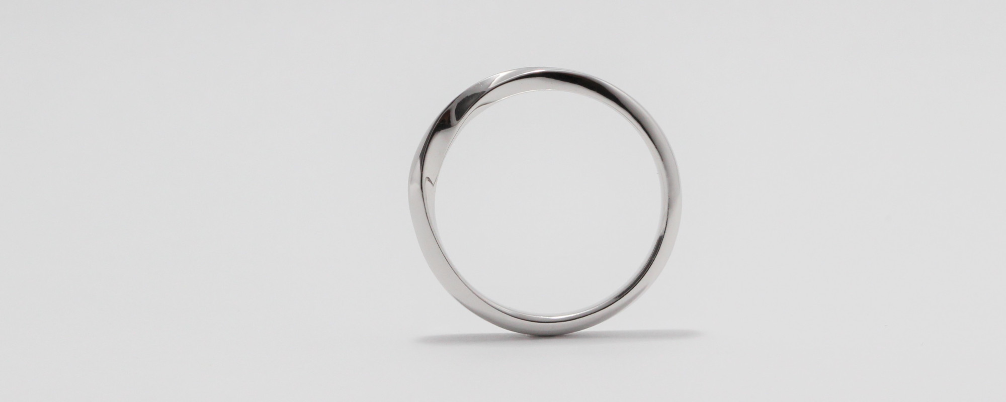 結婚指輪HINERI/MIGI(ヒネリミギ)