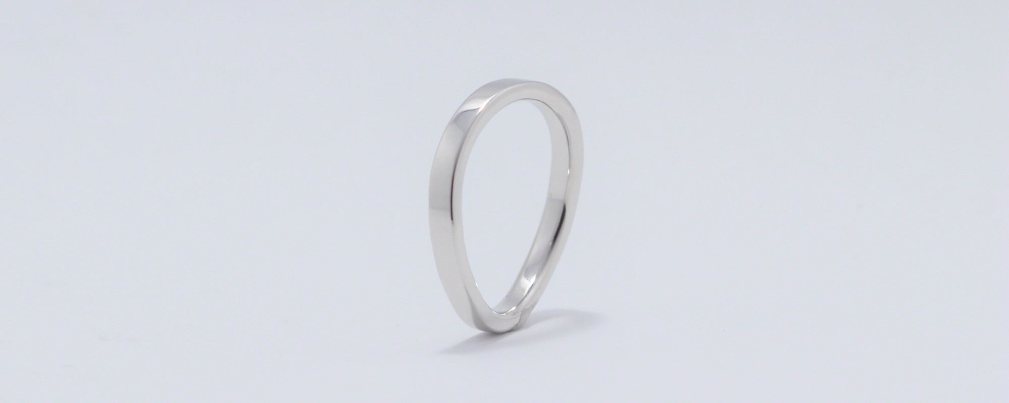 結婚指輪HIRA/UNERI(ヒラウネリ)