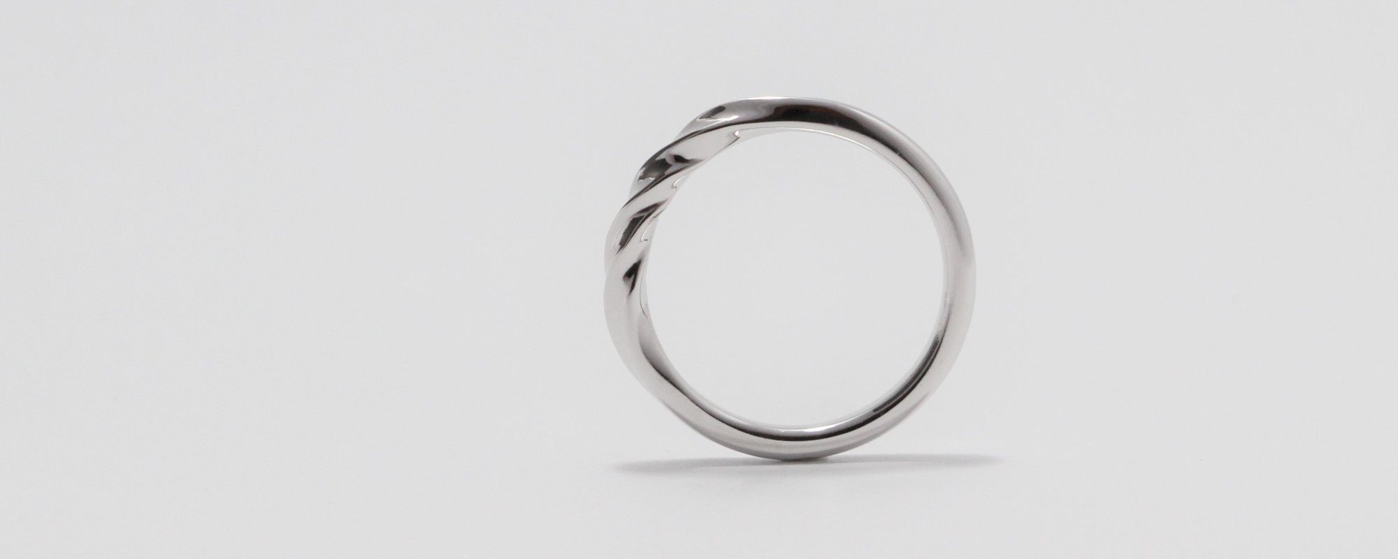 結婚指輪NEJIRI/HIDARI(ネジリヒダリ)