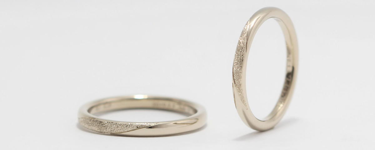 線彫りスターダストの結婚指輪