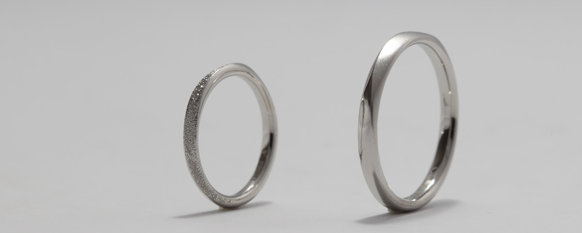 ハードプラチナ950素材ひねりの結婚指輪