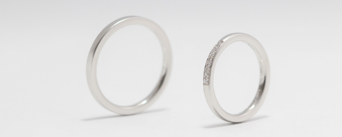 形状にこだわったホーニング加工のプラチナ結婚指輪
